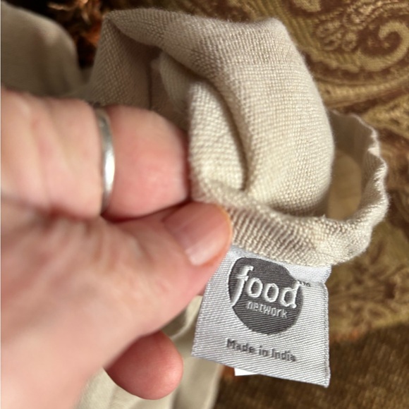 Easter Linens - Picture 9 of 11